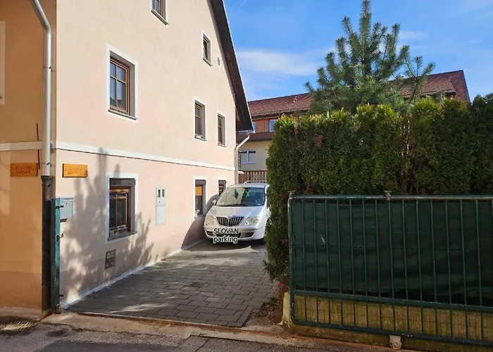 Slovan * שקופיה-לוקה